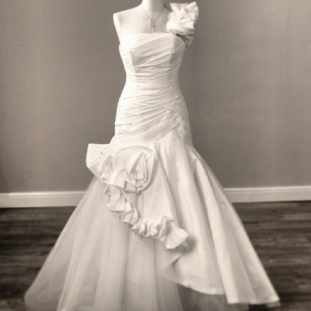Photo via Flickr (weddingdress-factoryoutlet)