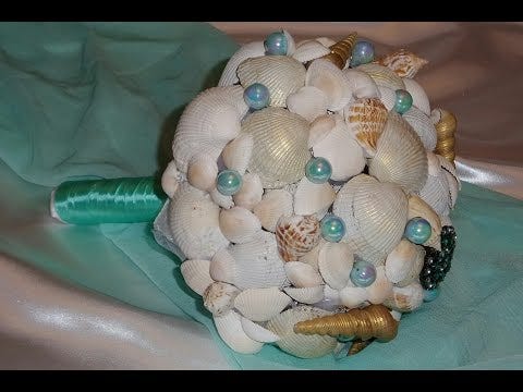 Seashell bouquet, photo via http://ow.ly/10A5WE